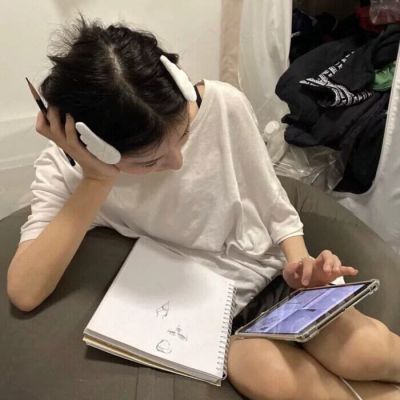 干净的头像女真人