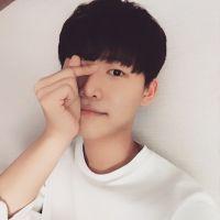 男生头像治愈