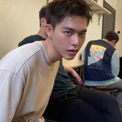 超好看的头像男高冷