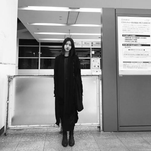 头像女生真人伤感