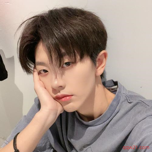 孤傲高冷男头像高清图真人