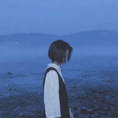 蓝色唯美女生头像
