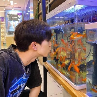 30岁男人简单的微信头像