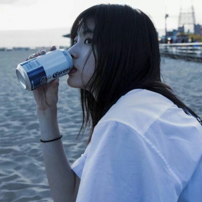 头像女简约温柔