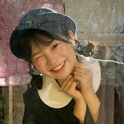 女头气质高级感头像灰调