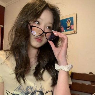 女生头像下半部真人小清新