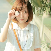 qq头像阳光女孩清新