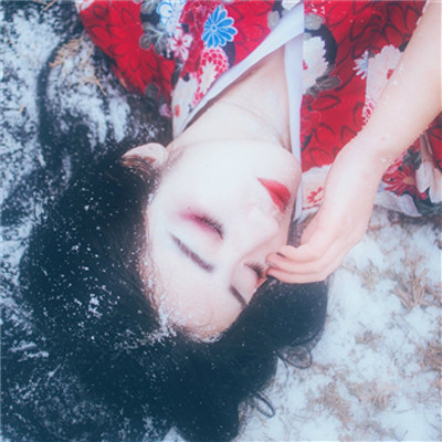 红色古风霸气女生头像