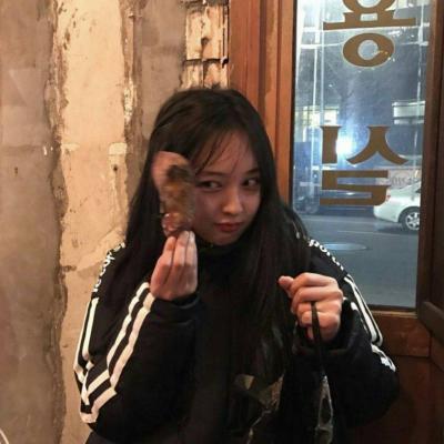 头像女生简单气质可爱学生