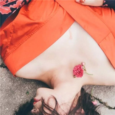 搞怪头像图片女生