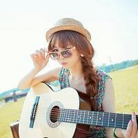 阳光海边女生头像