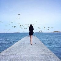 阳光海边女生头像