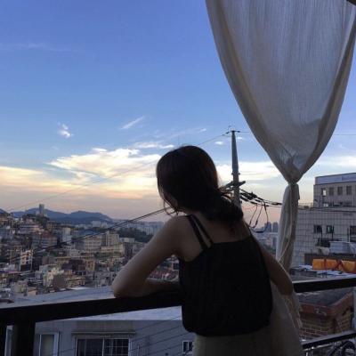 2022年女人背影专用微信头像