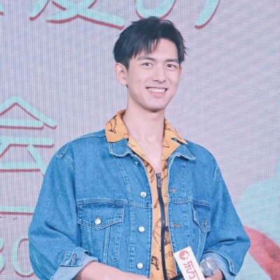 狂铁头像高清
