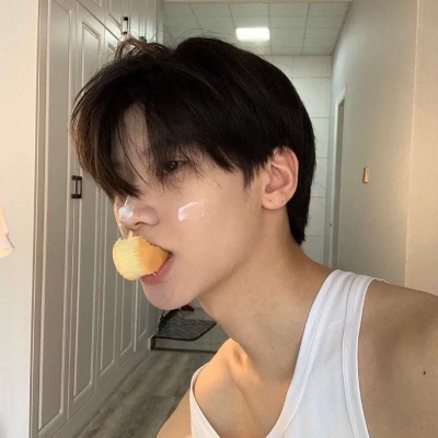 孤傲高冷男头像图片