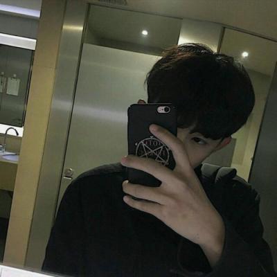 35岁男生微信头像