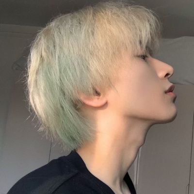 蓝色帽子男生图片头像