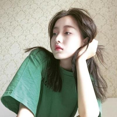 2023最新微信头像女伤感的