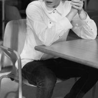 男生头像高冷黑白