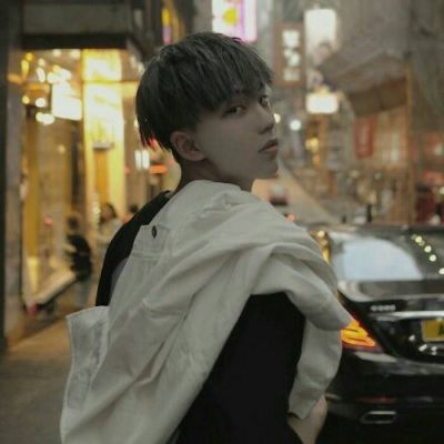 暗黑系头像男高冷伤感