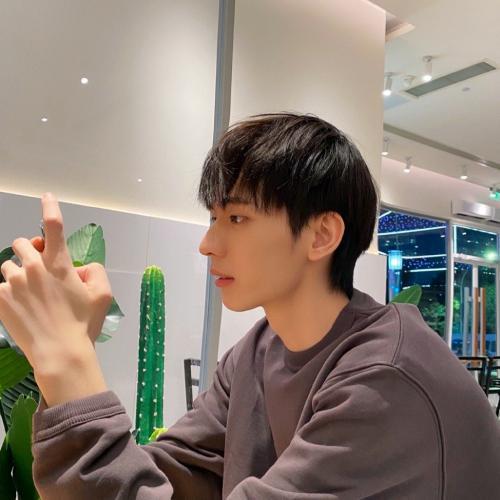男生头像冷酷帅气真人