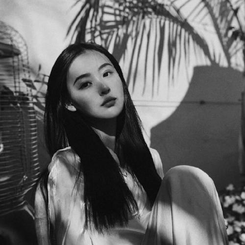 女生头像侧脸高冷霸气