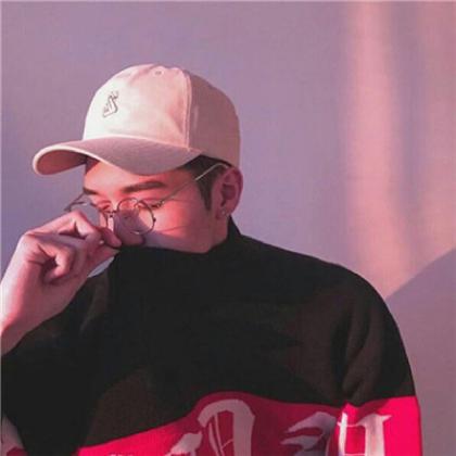 最新男生两个字网名