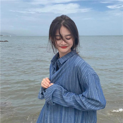 真人头像女蓝色系