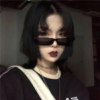 头像女生高冷霸气