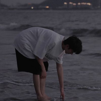 头像男伤感真人