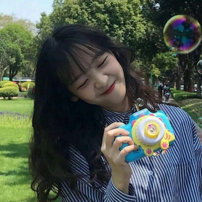 头像简约清新女