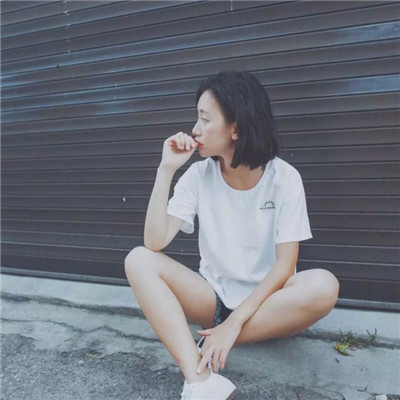适合永久做头像的图片女背影