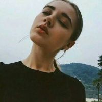 女生用华年这个网名