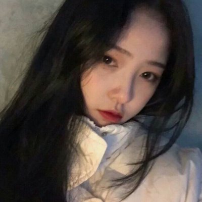 女生头像高冷戴帽子侧脸