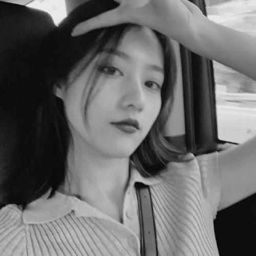 女生头像ins伤感真人
