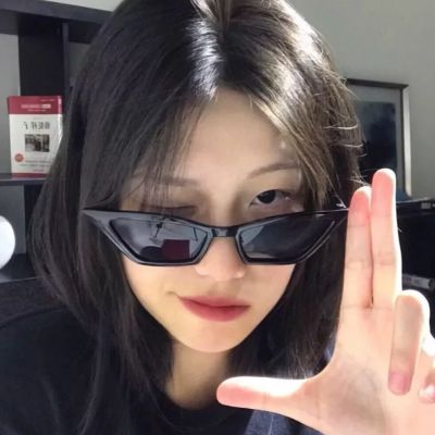 简历头像高清图女生