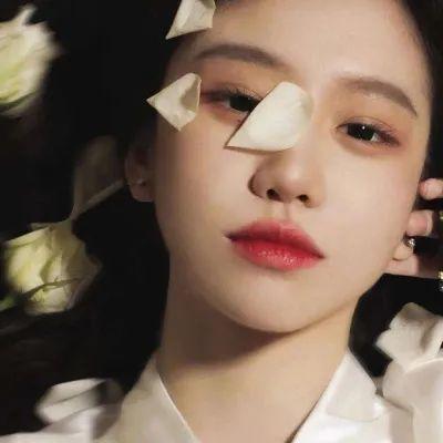 头像女霸气冷酷无情女挡脸三年级