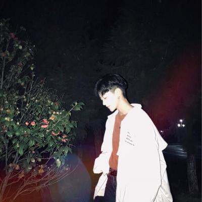 低调带爷的网名