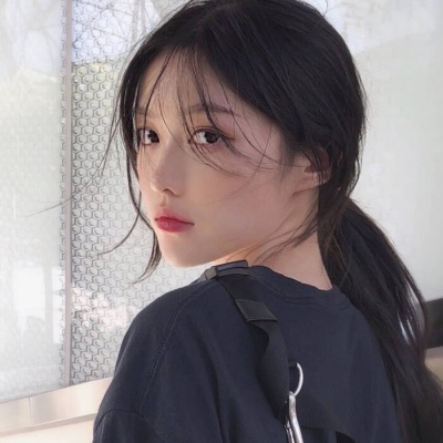 今年最火头像女霸气