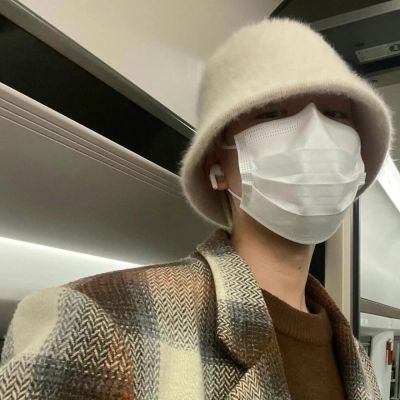 2023头像男高冷