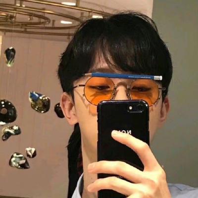 男生高级感头像小众