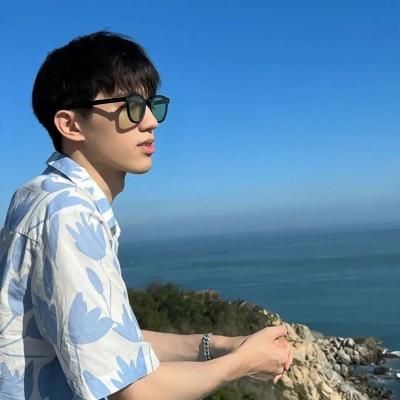 真实头像男高质量