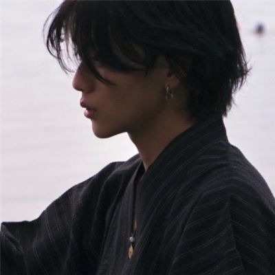 2023年最火爆的头像男