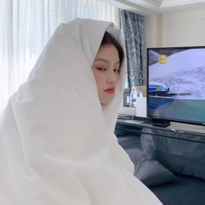 搞怪头像女沙雕