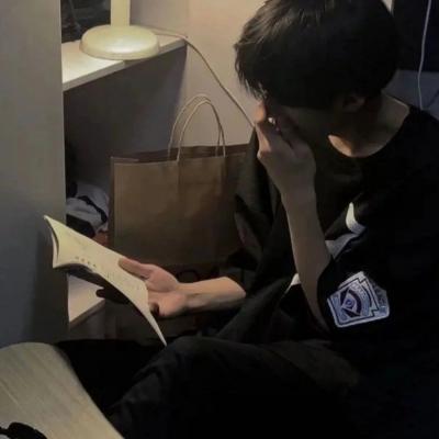 男人孤独伤感沉默头像