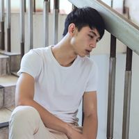 男生侧脸头像高冷
