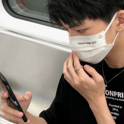 男生头像成熟稳重帅气