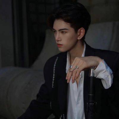 刘耀文头像无水印高清