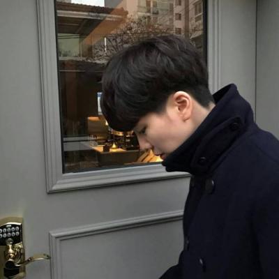 阳光男生头像高清