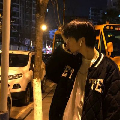 高级氛围感头像男小众